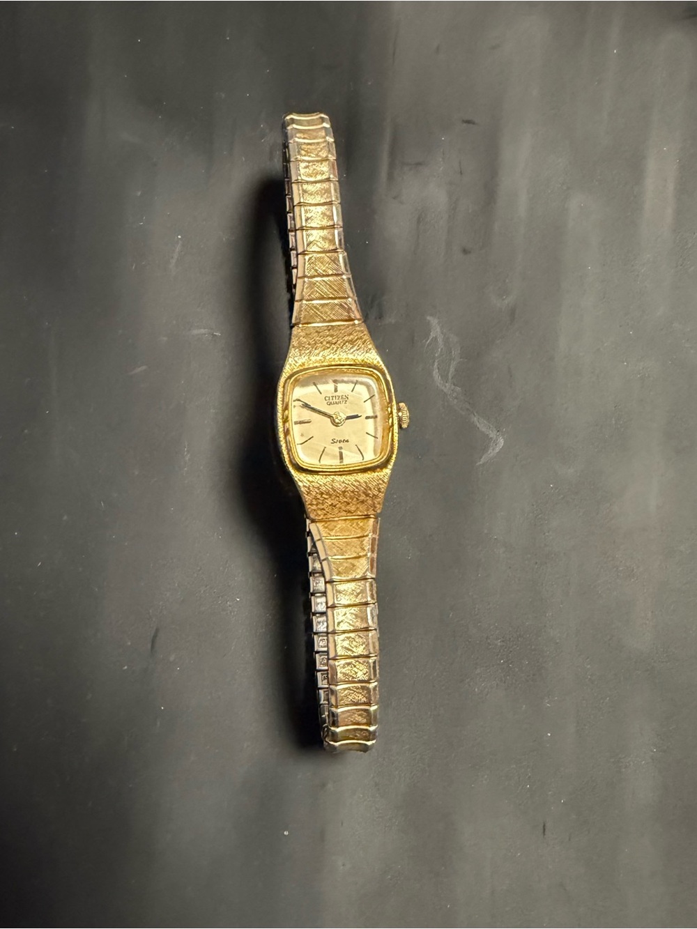 Citizen Quartz Gold-Tone Vintage Watch – Textured Band – Ladies